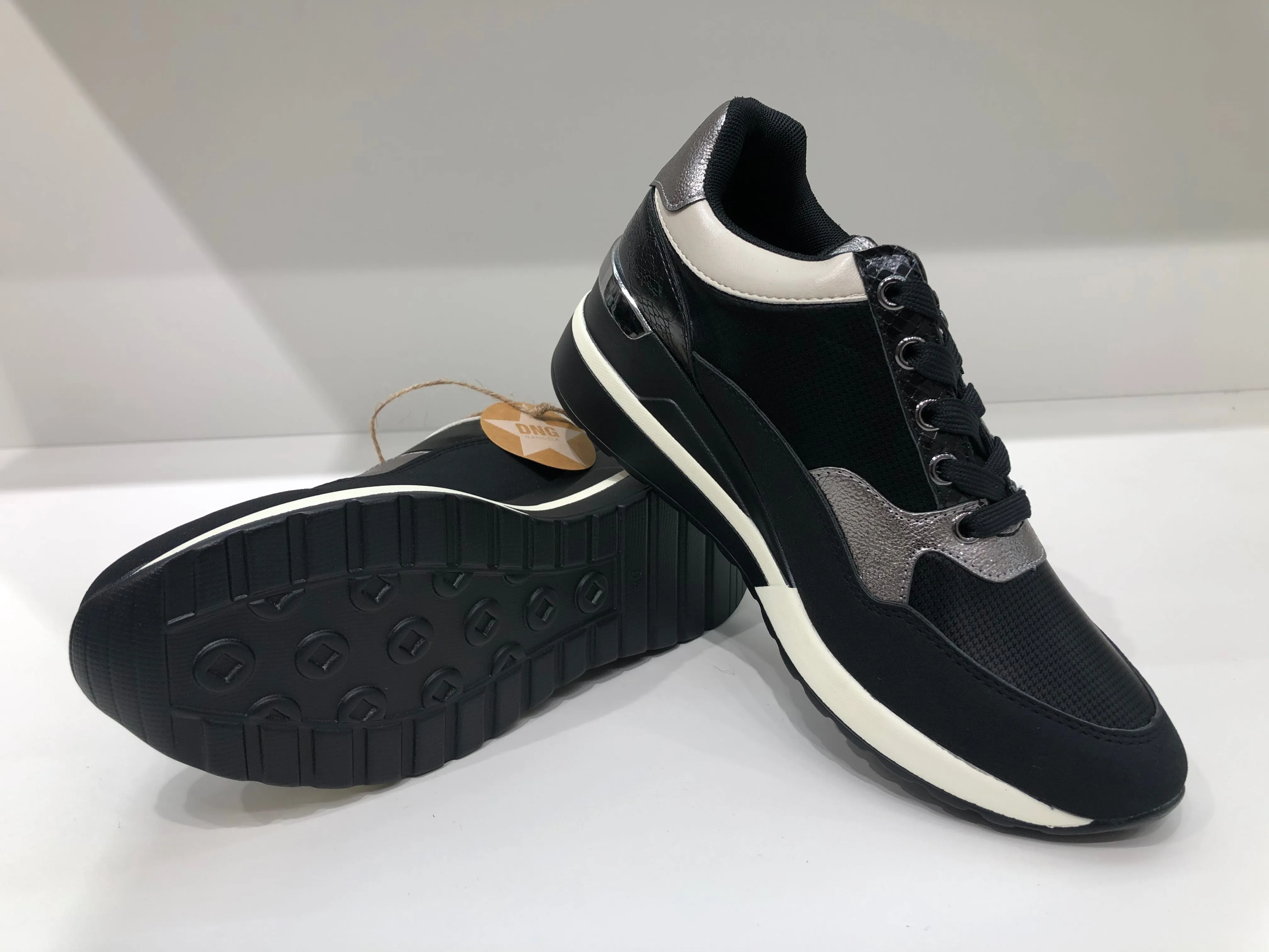 BLOOM BLACK