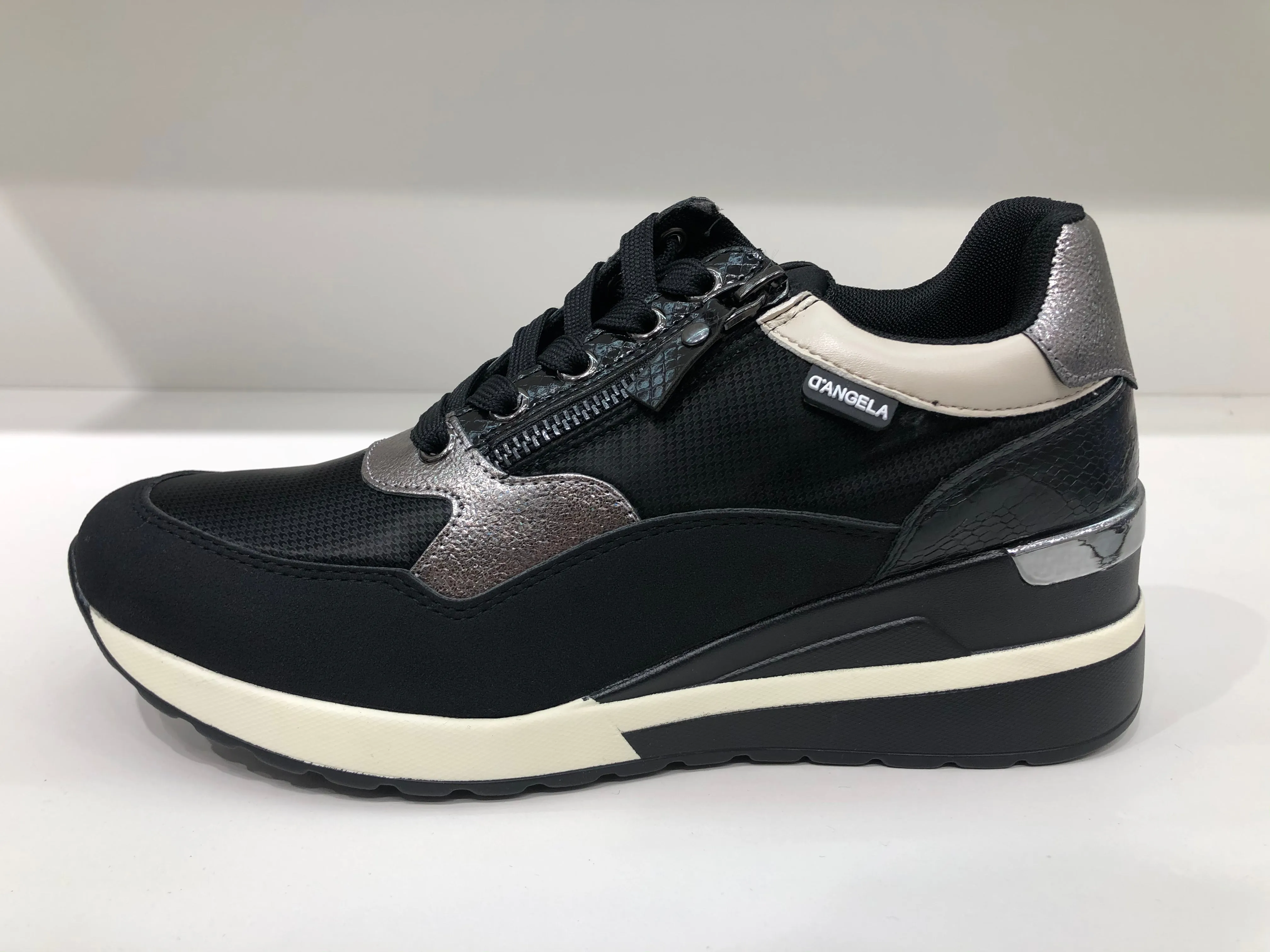 BLOOM BLACK