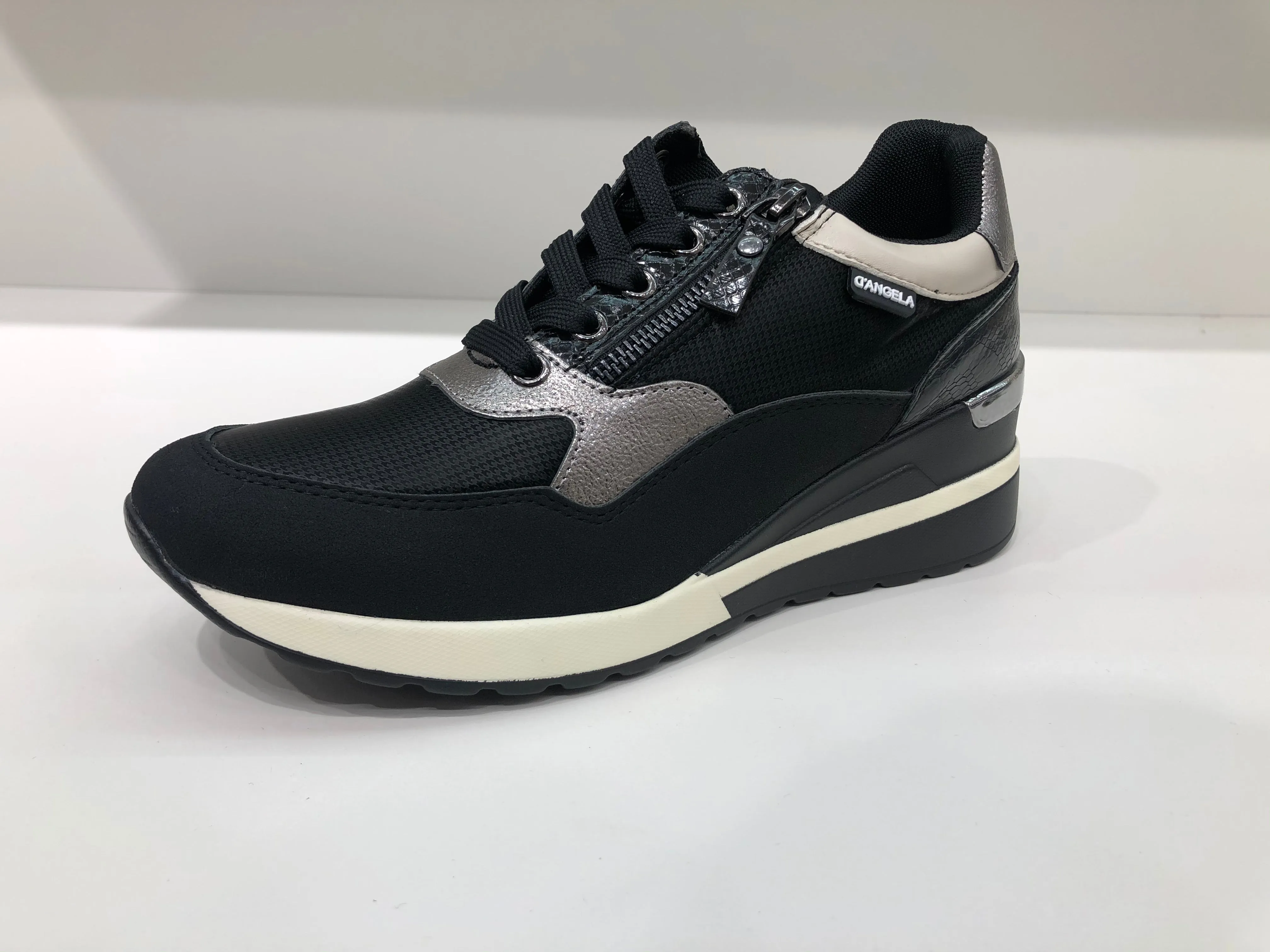 BLOOM BLACK