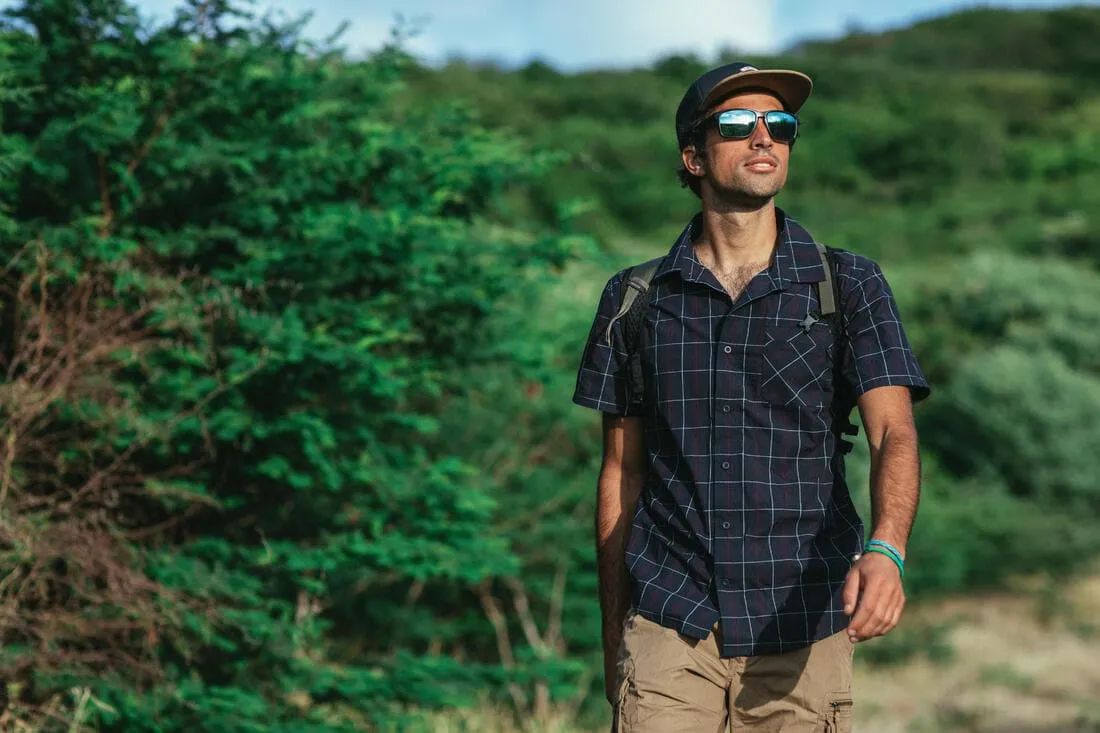 Chemise de Trekking voyage TRAVEL 100 carreaux manches courtes blanche homme
