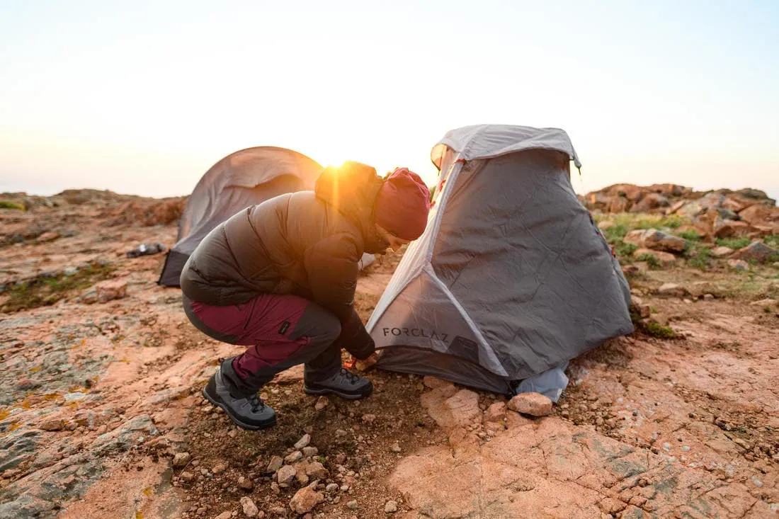 Doudoune en duvet de trek montagne avec capuche - MT900 -18°C - Femme