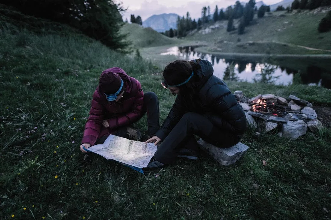 Doudoune en duvet de trek montagne avec capuche - MT900 -18°C - Femme