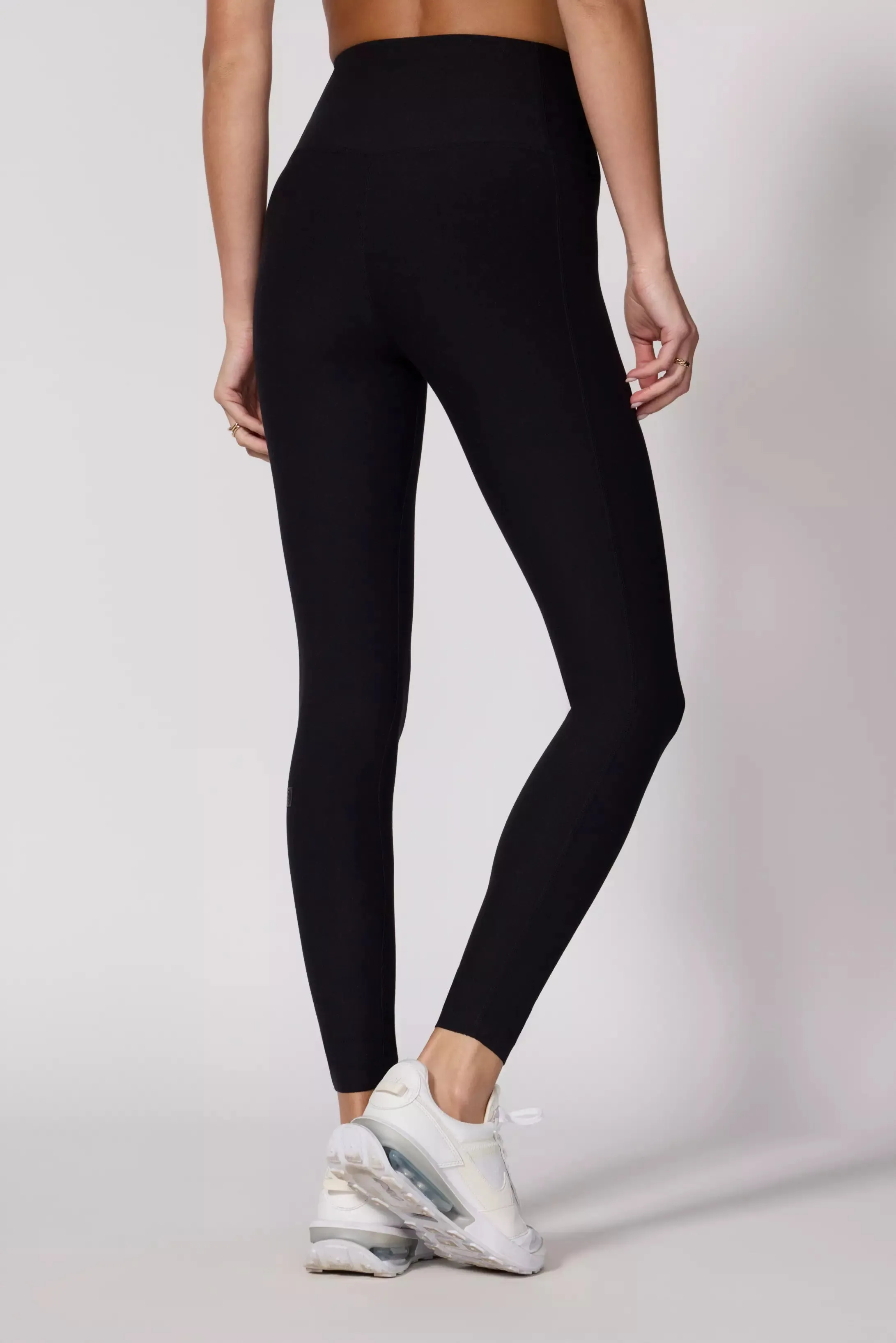 Explore Cut to Length Legging - Black