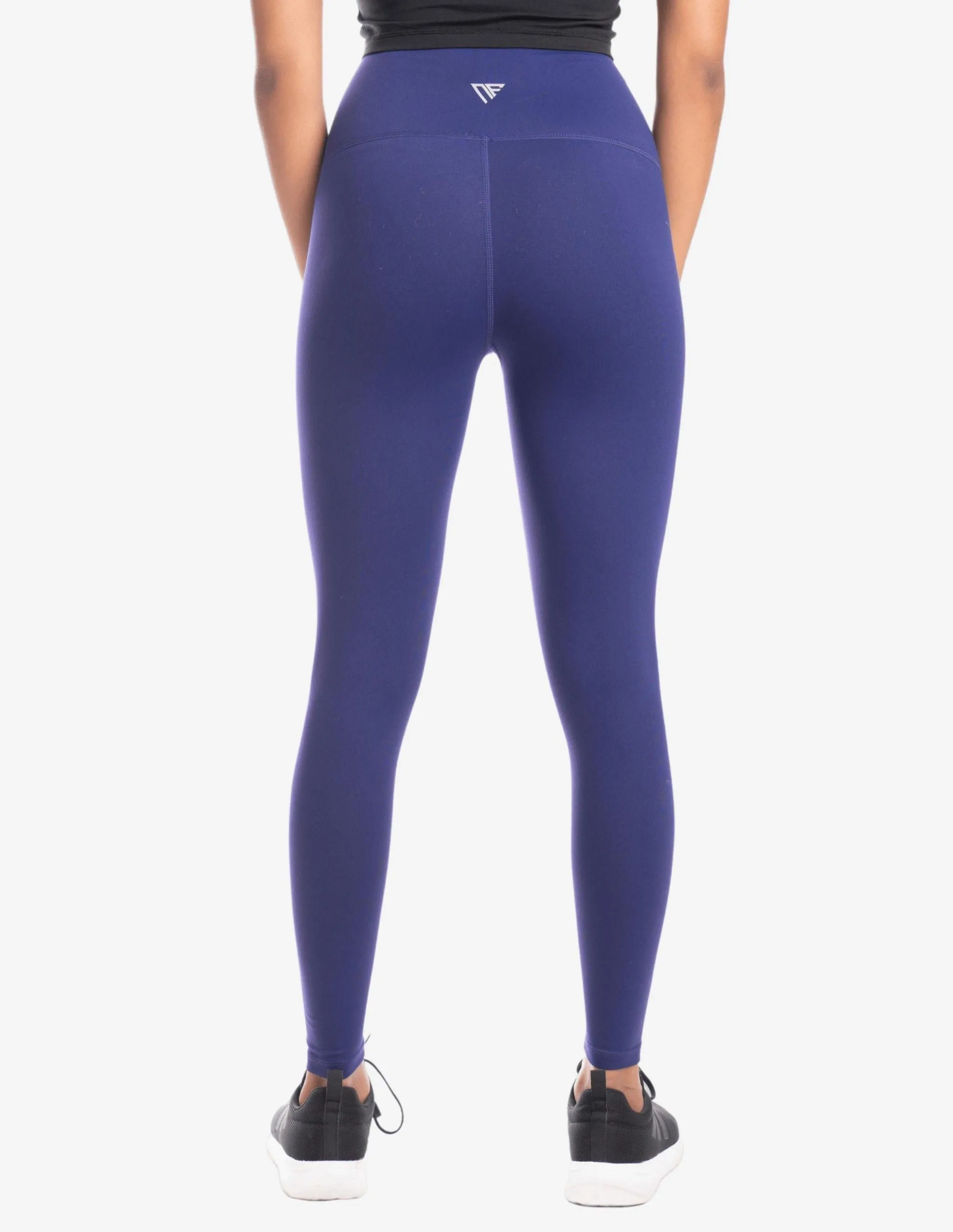 NU ESSENTIAL LEGGING