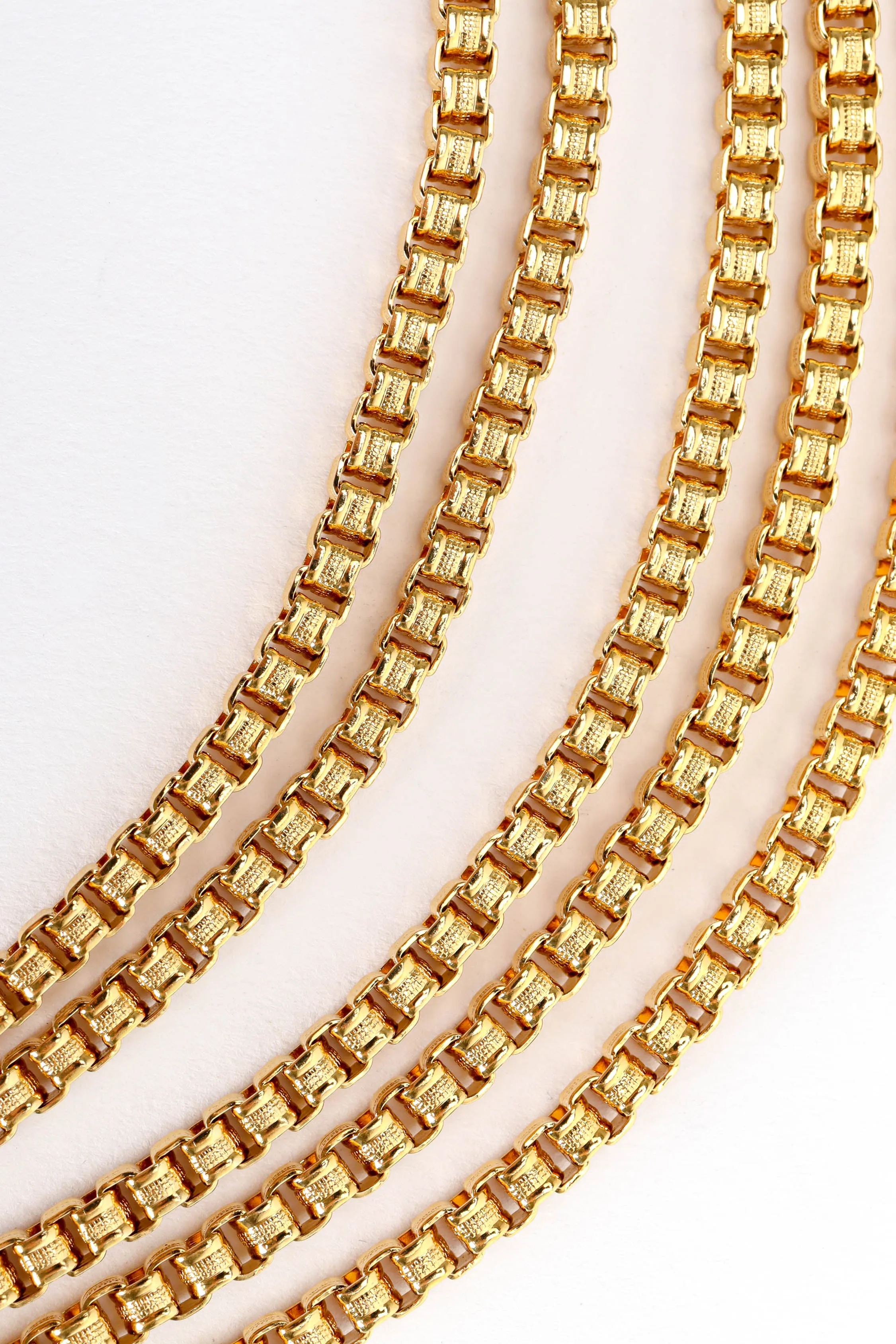 Scalloped Wing Necklace