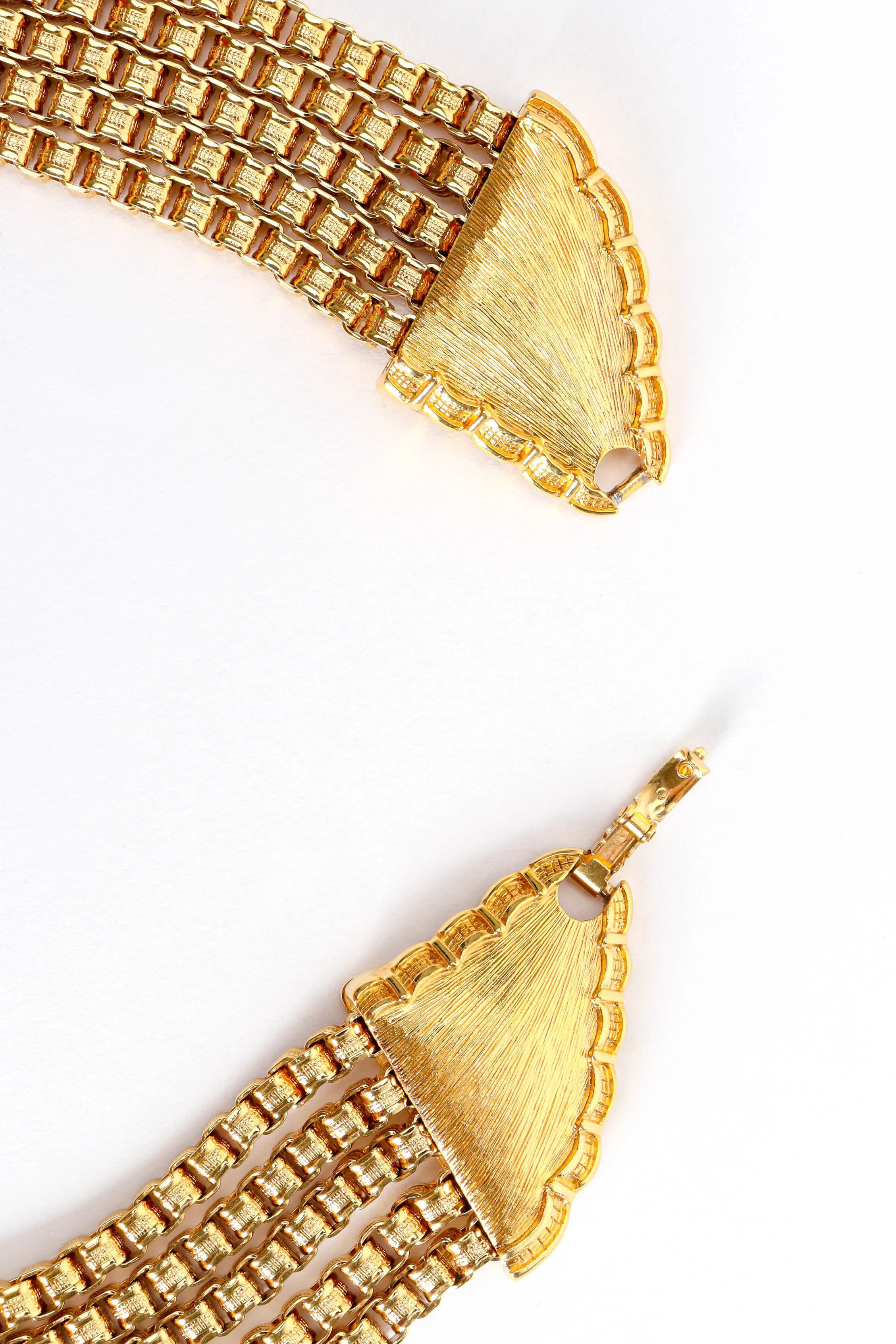 Scalloped Wing Necklace