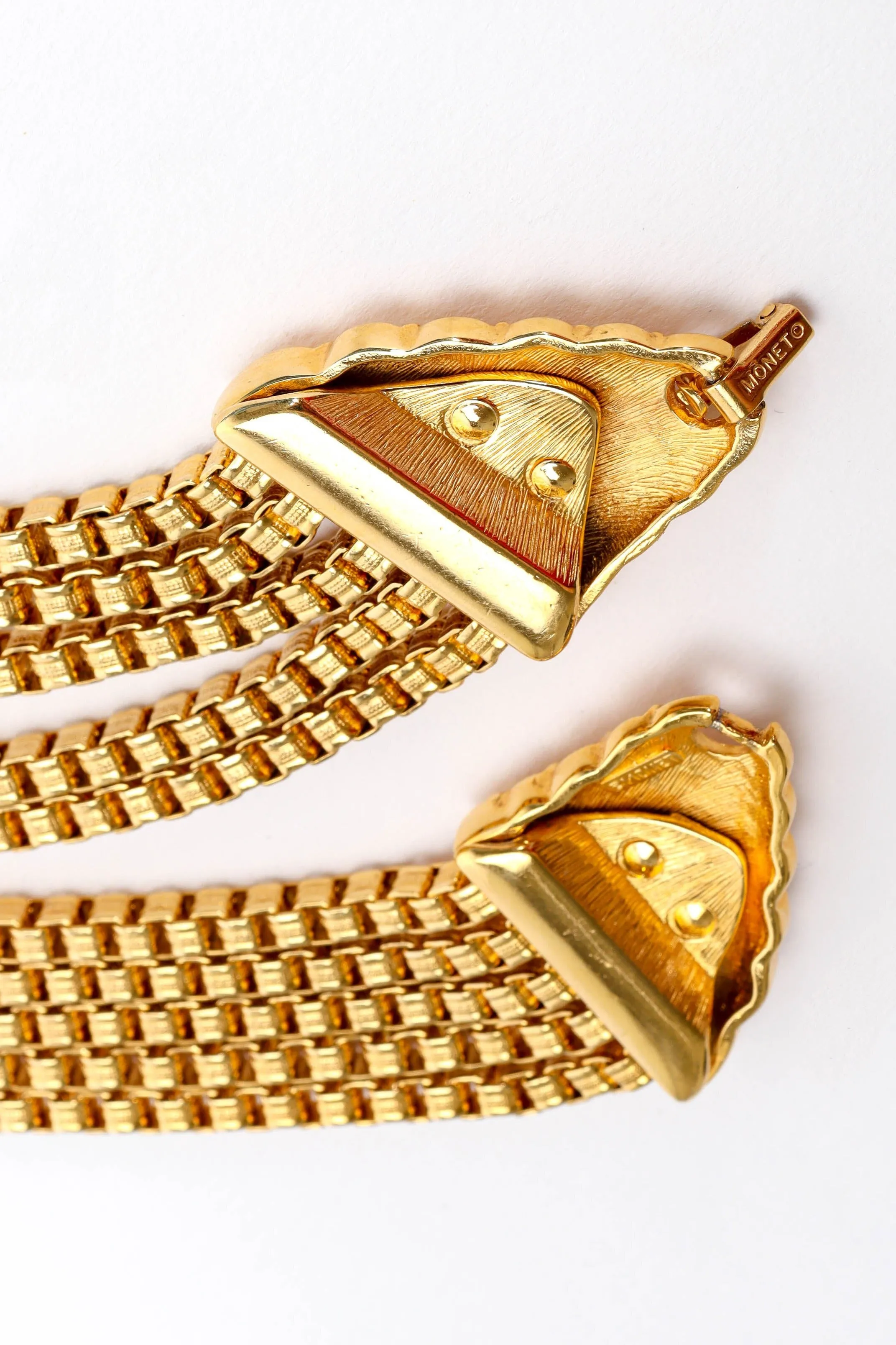 Scalloped Wing Necklace