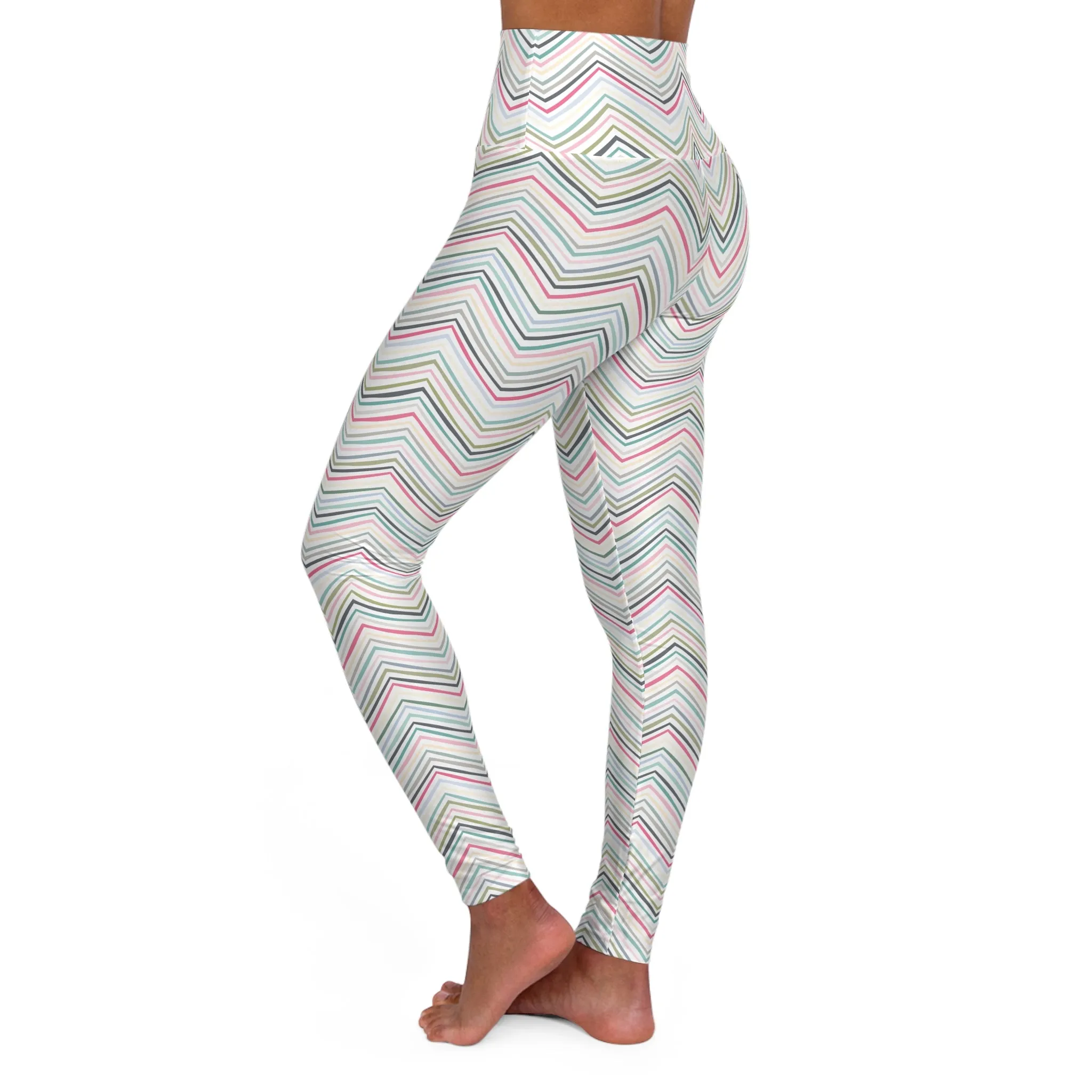 Stylish High Waisted Yoga Leggings with Chevron Design - Perfect for Fitness and Everyday Wear