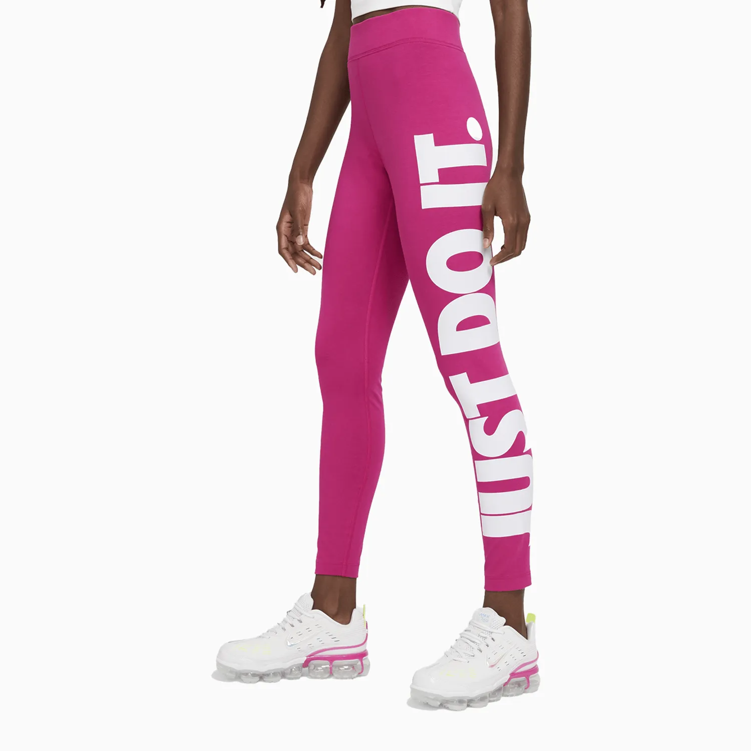 Women's Sportswear Essential Outfit